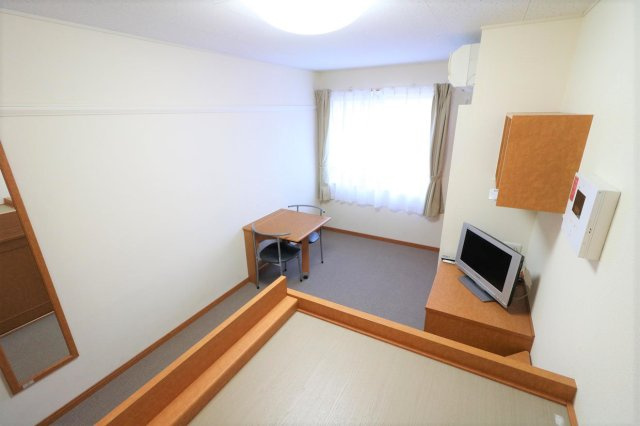 【居間・リビング】 | レオパレス華 | 大型家具家電付きにより初めての一人暮らしの方も安心！
