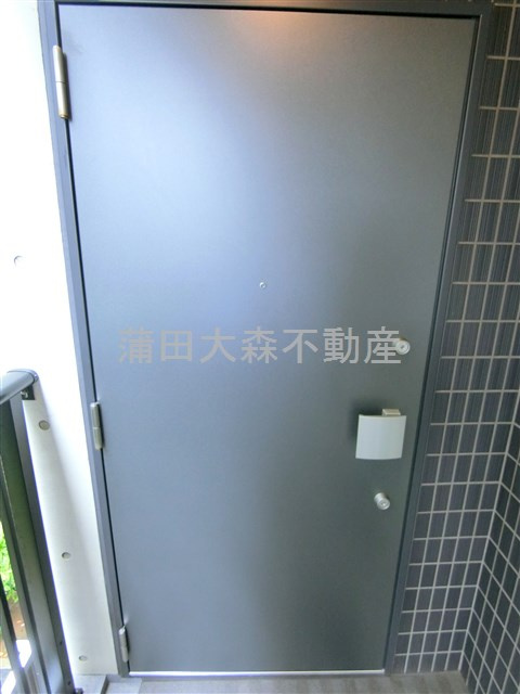 XEBEC(ジーベック大鳥居Ⅱの玄関