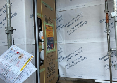 【玄関】 | 北野台新築戸建 | 玄関は、狭すぎると複数人で使いにくく、広すぎても無駄な空間になりがちです。最低2畳を目安にして、家の広さとの兼ね合いや家族の人数を考慮して決めるとよいでしょう。現地を見学して快適な玄関を選びましょう！