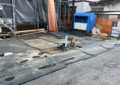 【駐車場】 | 北野台新築戸建 | 駐車場と明記されていても、最小スペースでつくられた駐車場だと大型車は駐車できなかったり、出入りしにくくなったりする可能性があります。お車のサイズと購入したい物件の駐車場のサイズを現地で確認しましょう。