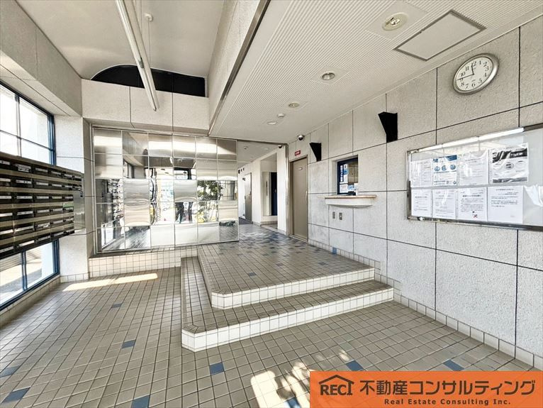 ユニハイム東灘のエントランス