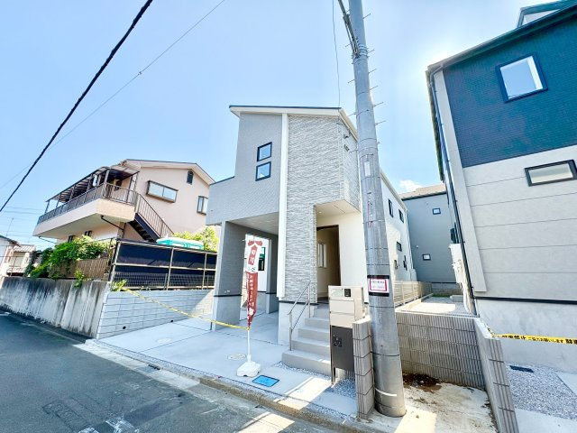 《仲介手数料半額》ふじみ野市西原1丁目　全5棟　5号棟の前面道路含む現地写真