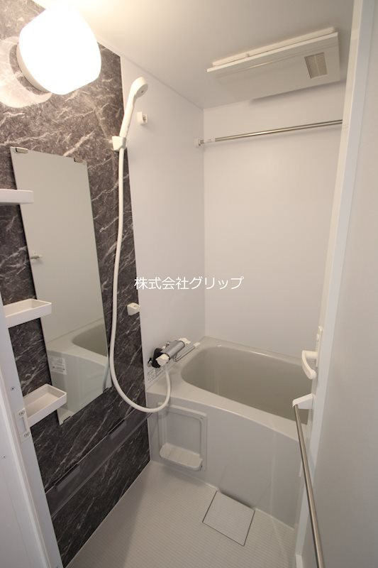 横浜市鶴見区鶴見中央５丁目の賃貸マンションの浴室