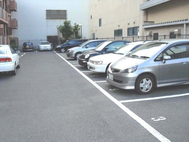 パティオ岸和田の駐車場