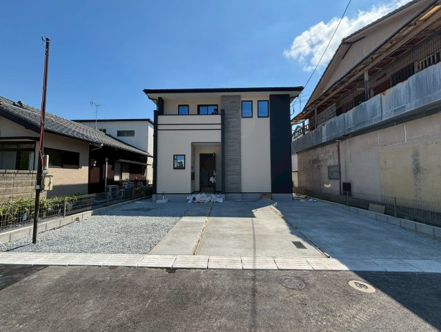 【外観パース】 | 小倉北区熊本3丁目2期 | ◆完成前に当社契約で仲介手数料無料！
資金計画から銀行選び、オプション工事や税金の事までフルサポート！
近隣の完成現場案内可能♪お気軽にお声掛け下さい(*^。^*)
※完成予想図。仕様は異なります