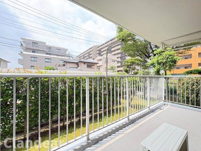 ローズタウン草加　Ａ棟　のバルコニー|ドキドキの新生活も、安心してスタート。ぴったりの住まいを見つけませんか？クランディアが一緒に住まい選びをサポートします‼　まずは、お気軽にお問合せください　＃クランディア