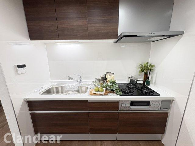 ローズタウン草加　Ａ棟　のキッチン|ドキドキの新生活も、安心してスタート。ぴったりの住まいを見つけませんか？クランディアが一緒に住まい選びをサポートします‼　まずは、お気軽にお問合せください　＃クランディア