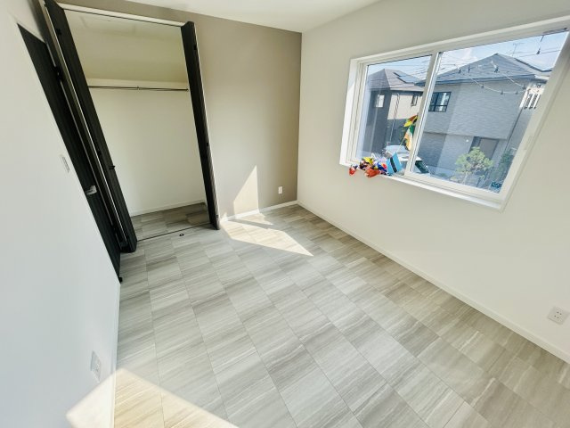 千葉市若葉区若松町の洋室