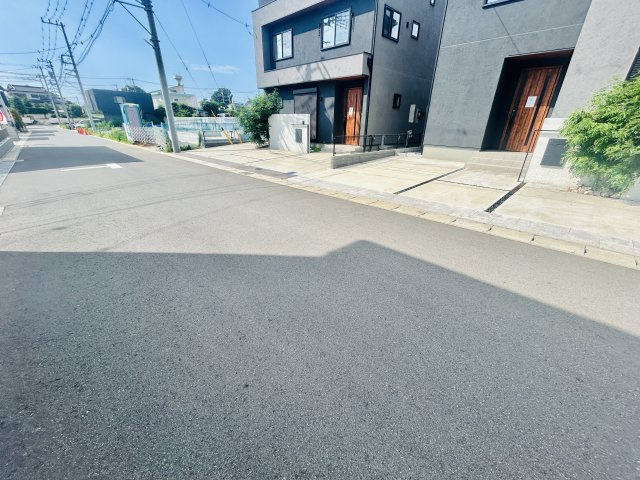 千葉市若葉区若松町の前面道路含む現地写真
