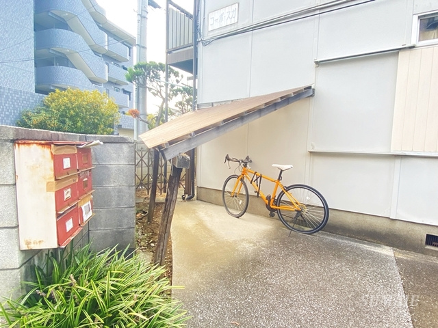 コーポスガのその他共用部分|敷地内自転車置き場☆