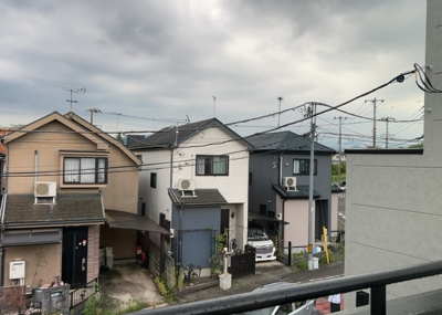 【展望】 | 楢原町新築戸建 | 眺望を気にして物件を探す場合、前面に建物が建っていないか現地で確認しましょう！前面に建物があると景色はもちろん、日当たりや風通しにも影響が出てきます。住んだ時のことを想像しながら現地見学をしましょう。