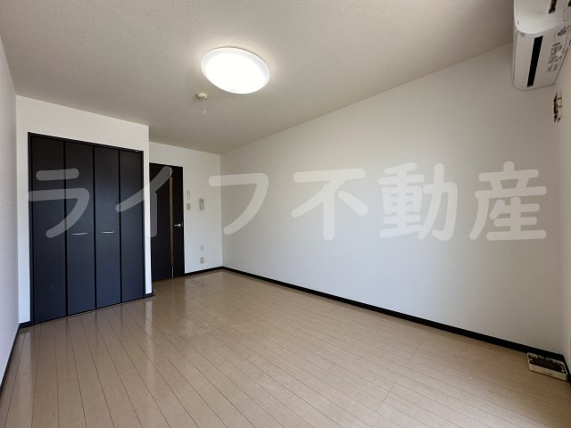 エスティームⅡ番館の居間・リビング
