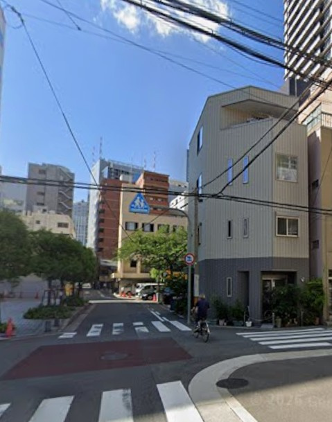 西区江戸堀　中古戸建の前面道路含む現地写真