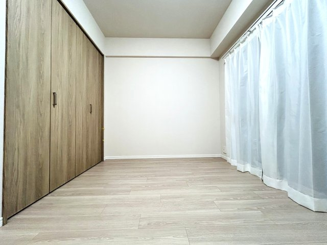 内装も外観も綺麗でしょ♪横浜駅まで平坦で徒歩１０分の立地だから通勤にもGOOD☆『クリオ横浜伍番館』リノベーションの洋室|きれいな洋室です