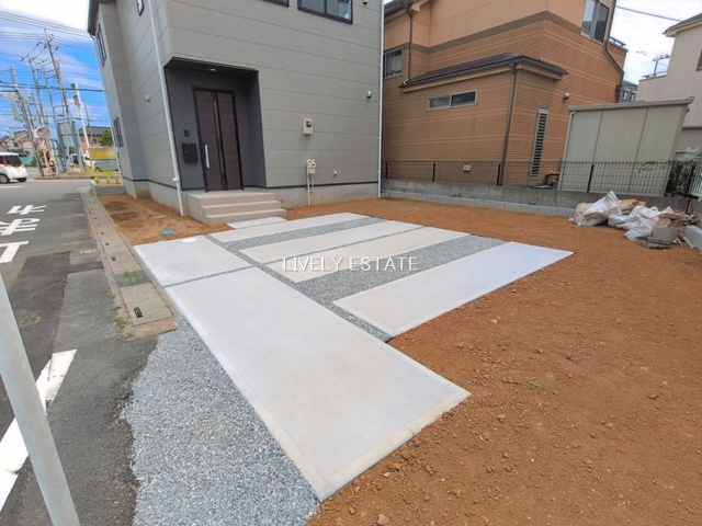 草加市弁天2丁目 新築分譲住宅 の駐車場