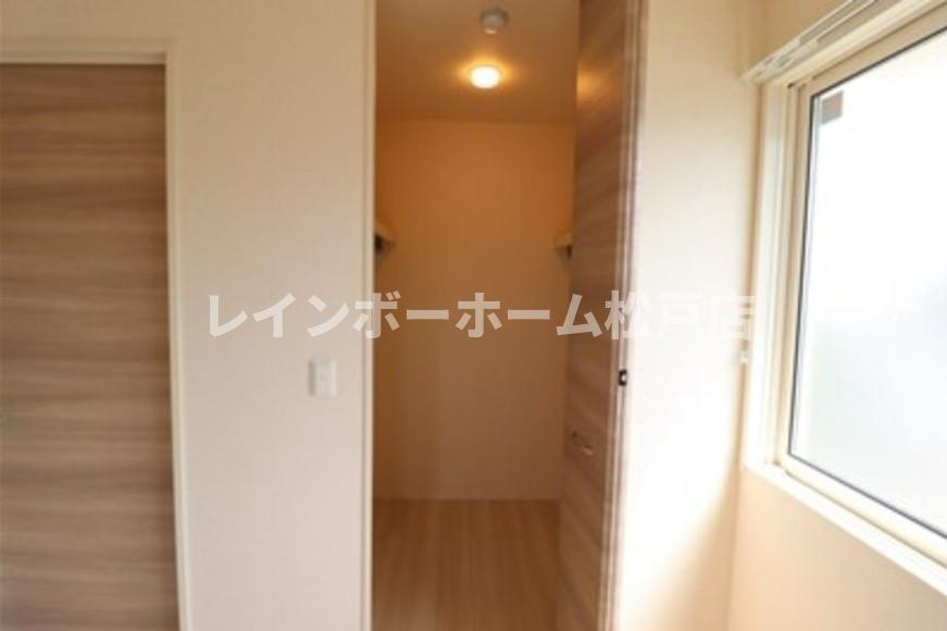 仲介手数料（賃料の1.10ヵ月）の50％OFF対象物件！の収納