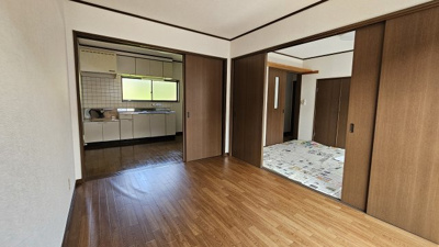 【居間・リビング】 | メゾン水主町 | ゆったり過ごせる居間です
