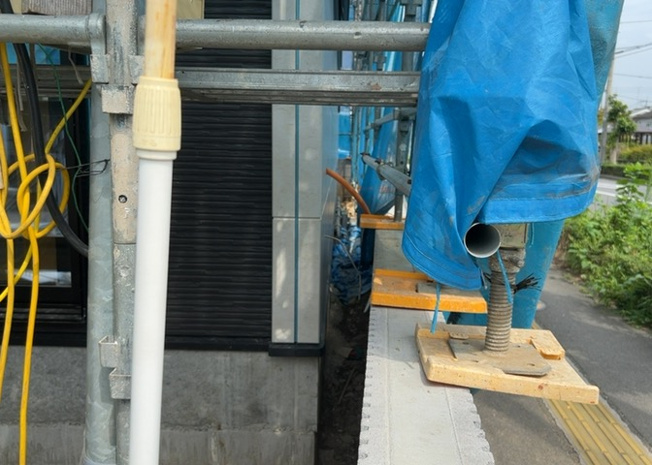 【発電・温水設備】 | 元本郷町新築戸建 | 省エネ給湯器とは従来型の給湯器より熱効率が高く、少ない燃料でたくさんのお湯を沸かすことが出来る高効率な給湯器のことを指します。また、省エネ給湯器には種類があり、利便性や効果なども様々です。