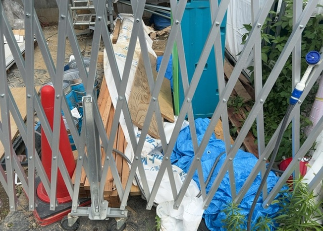 【庭】 | 元本郷町新築戸建 | 庭があることでガーデニングや家庭菜園はもちろん、こどもの遊び場やペットを放して遊ぶことができます。また、家の周囲に余裕があるということです。隣地との間があれば、十分な日当たりと、風通しが確保できます。