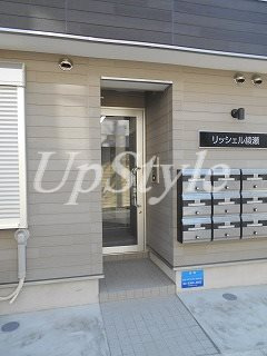【エントランス】 | リッシェル綾瀬