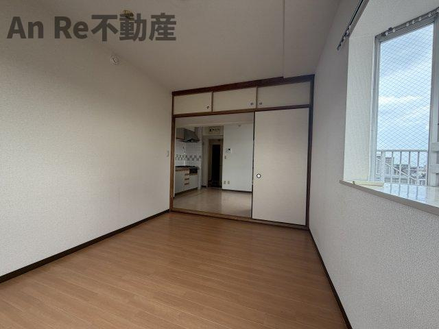 ヴェルデ東川口の居間・リビング