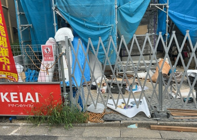 【駐車場】 | 元本郷町新築戸建 | 車一台あたりに必要なスペースは、標準サイズの普通自動車で横幅2m50cm、長さ5mは必要になります。ただし、乗降のことも考慮して横幅3m30cm、長さ5m50cmほどは確保できるところを選びましょう。