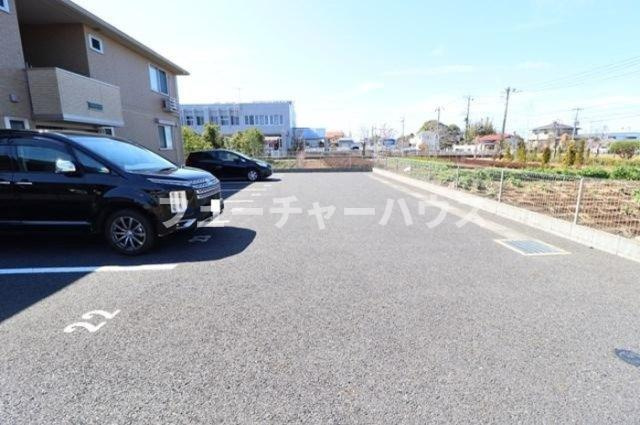 スカイブルー　Ｃの駐車場