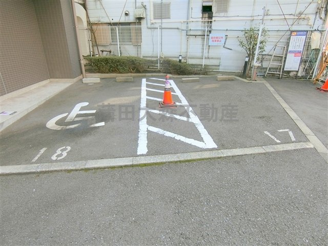 レジディア蒲田の駐車場