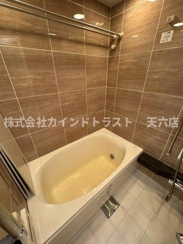 堂島ザレジデンスマークタワーの浴室|落ち着いた空間のお風呂です
