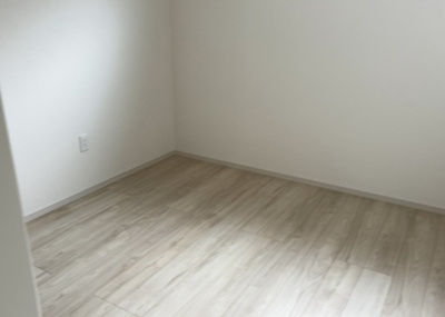 【子供部屋】 | 本町新築戸建 | 子供が何人でも年齢によっては、受験時にしっかり壁のある個室があった方が良い場合もあります。難しい問題ですが、兄弟の人数や、性別や年齢差によって状況が異なりますので、数年後のこともしっかり考えましょう。