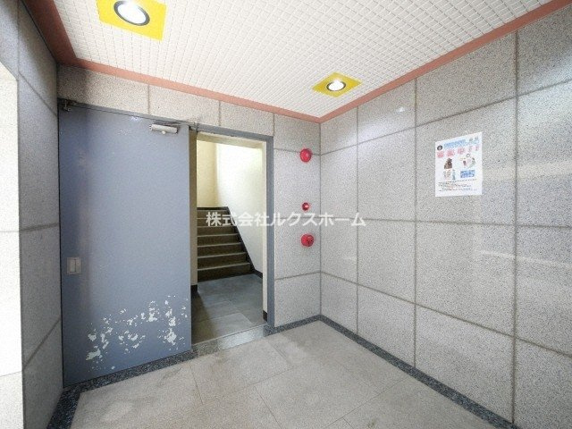 小野寺ビルのエントランス