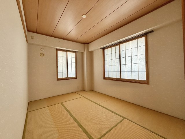 日岡町パークハウスの和室