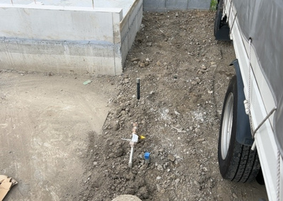 【設備】 | 元横山町新築戸建 | 敷地内には、散水栓や立水栓があります。水道水を直接利用できるため、水を運ぶ手間を省くことが出来ます。大量の水を必要とする洗車作業や清掃などに役立ちます。その他設備とあわせて、現地でご確認ください。