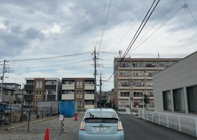 【展望】 | 元横山町新築戸建 | 眺望を気にして物件を探す場合、前面に建物が建っていないか現地で確認しましょう！前面に建物があると景色はもちろん、日当たりや風通しにも影響が出てきます。住んだ時のことを想像しながら現地見学をしましょう。