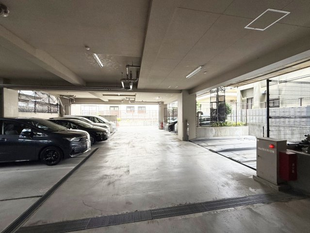 茨木シティハウスステーションコートの駐車場|敷地内駐車場です。