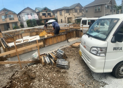 【庭】 | 寺田町新築戸建 | 家族でのBBQを行うのであれば3坪程度の広さがあればよいでしょう。ガーデニングや家庭菜園を楽しむ際は、手入れが行き届く範囲にすると安心です。また、庭のある方角や接道が気になる方は事前に確認しましょう。