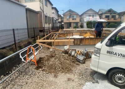 【庭】 | 寺田町新築戸建 | 庭があることでガーデニングや家庭菜園はもちろん、こどもの遊び場やペットを放して遊ぶことができます。また、家の周囲に余裕があるということです。隣地との間があれば、十分な日当たりと、風通しが確保できます。