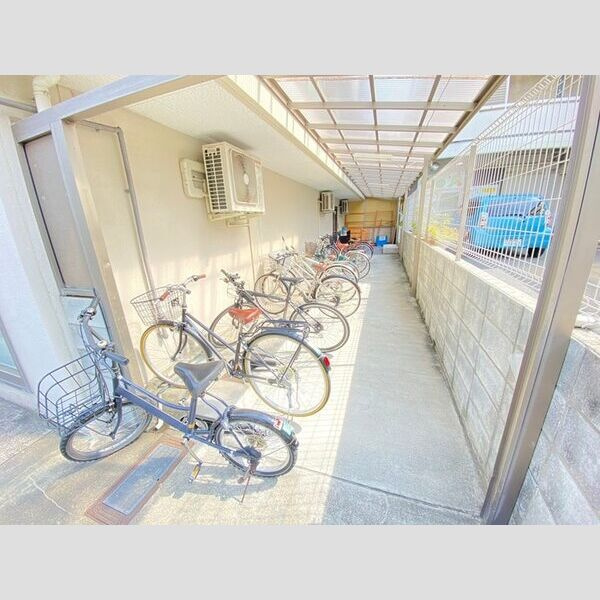 西大路御池ハイツイチキの駐車場|駐輪場