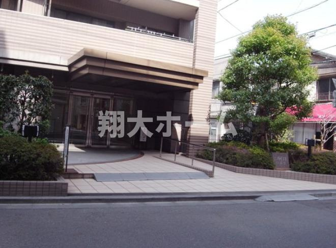 シャリエ日暮里のエントランス
