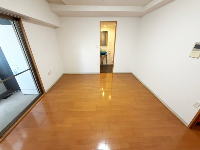URBAN FLATS江坂の居間・リビング