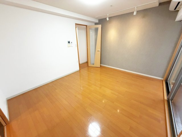URBAN FLATS江坂の洋室