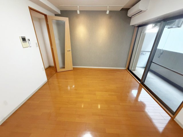 URBAN FLATS江坂の洋室