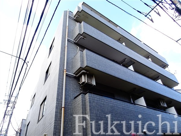 ロジェメント三軒茶屋の外観