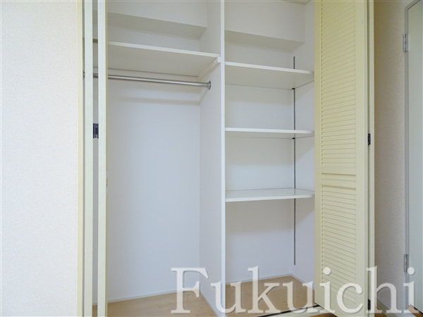 ロジェメント三軒茶屋の収納
