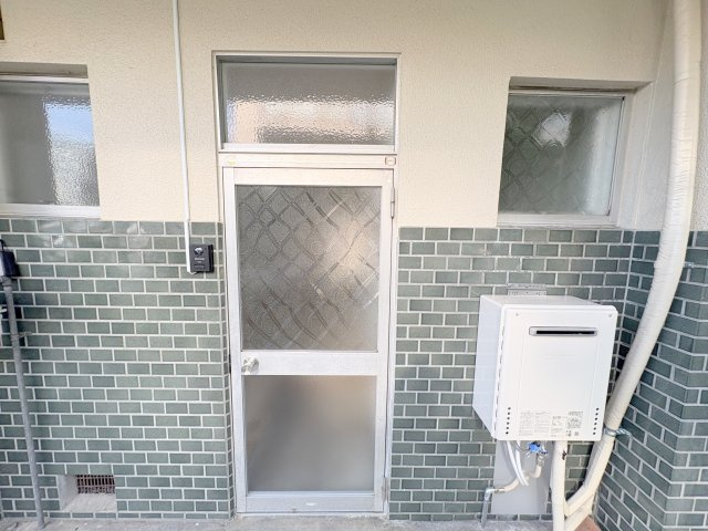 西有紀マンションのエントランス
