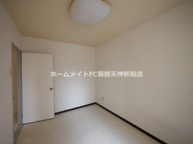 レジデンス三津屋の居間・リビング