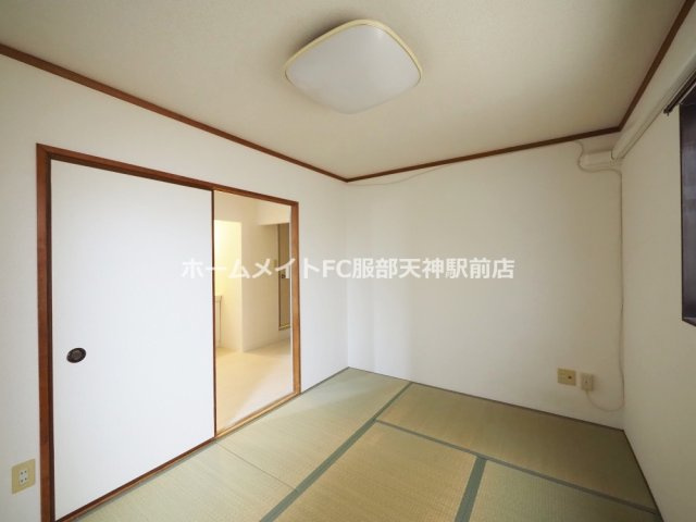 レジデンス三津屋の和室
