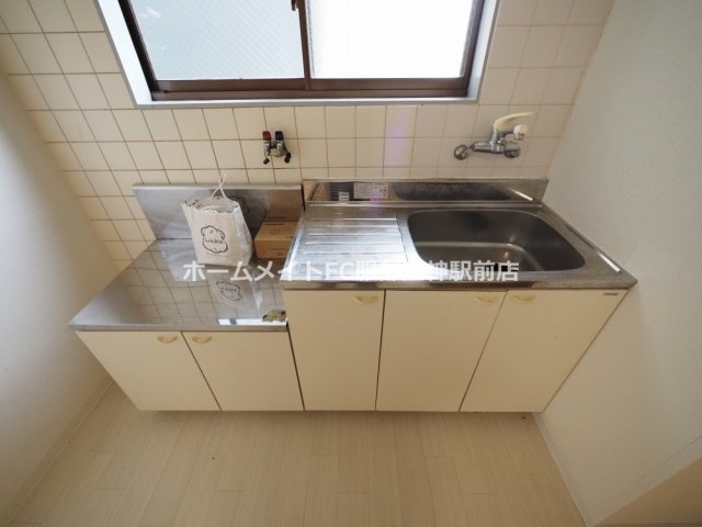 レジデンス三津屋のキッチン