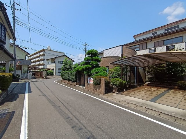 高崎市倉賀野町中古住宅の前面道路含む現地写真