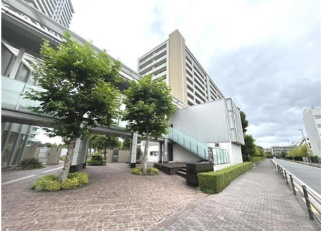 ザ・リバープレイスセンターコートの外観